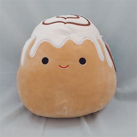 cinnamon bun squishmallow.